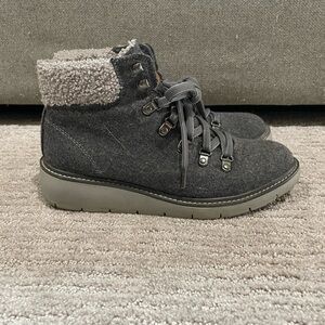 Dr. Scholl's Gray Boots with Fleece Lining